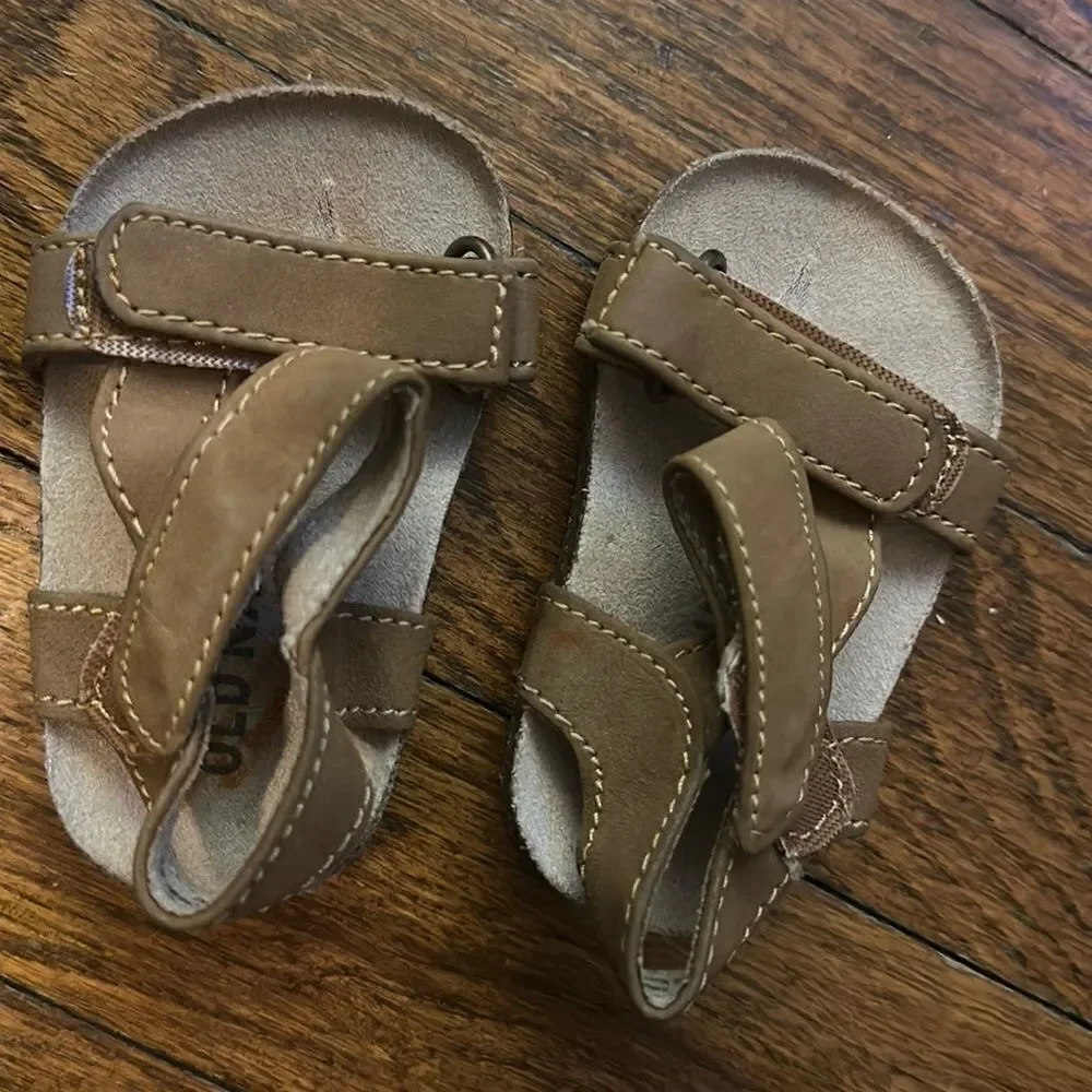 Old navy sandals 0-3 months